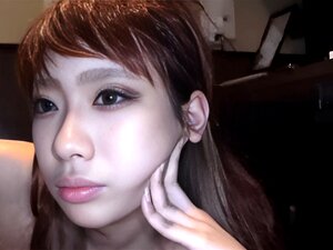 Uroni u zavodljivu privlačnost opčaravajuće japanske lepotice, koja