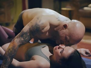 Die freche Hollywood-Schauspielerin Casey Calvert wird nach einem