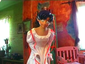 Pornostar verkleidet als Manga-Babe