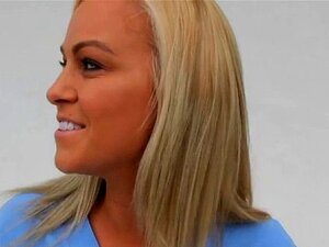 Μεγάλο καυλί βραβεύει milf με οργασμούς