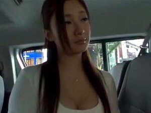 Schöne freche Braut bittet Typen um Sex