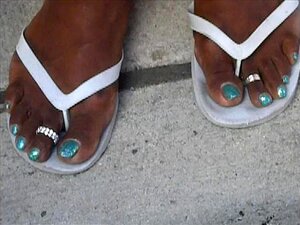 Hood MILF Teal Zehennägel