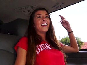 Trailer Park Chick wird im Bus gefickt