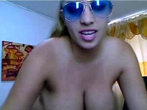 Busige Latina macht ihre Show
