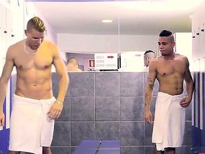 Großer Schwanz Gay Spanking mit Facial