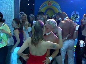 Geiler Sex-Party-Abend mit hausgemachten orgien und big boobs.