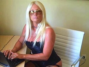 Perfecte Gulzige Blonde Stripper