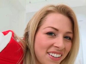 Chris Gesicht wurde in Zoeys erstaunlich saftigem Arsch begraben