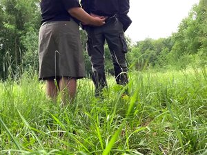 Die wichsende Schwiegermutter hat mich überredet, den Schwanz auf der