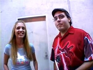 Tyttö naidaan, kun poikaystävä katsoo - Cireman