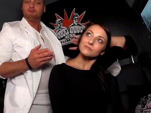 Heißer Sex mit einer Rothaarigen, um Spannungen abzubauen