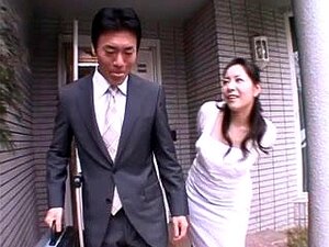 Ayane Asakura - Verheiratete Frau Villein vor dem Ehepartner,