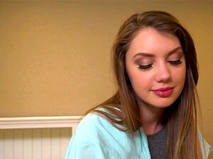 Creampie, süßer Blowjob. Creampie, kleine Titten, bläst und fickt