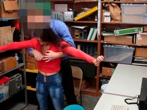 Wertvolle Süße Shoplyfter will nur nach Hause. Die shoplyfting