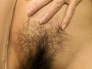 Reife japanische Babe unterwirft ihre Muschi ihrem Liebhaber