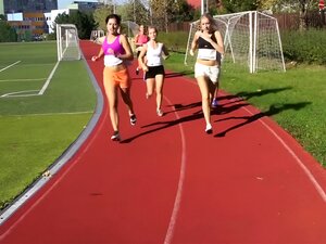 Unglaubliche Pornostars Silvie Deluxe und Lindsey Olsen in verrückten