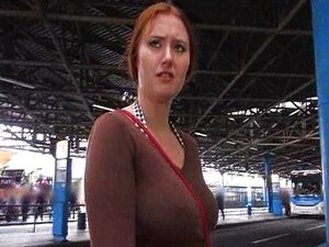 Öffentlicher Sex mit rothaarigem Amateur