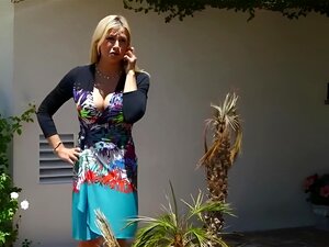 Versaute Mama fickt ihren begehrenden Stiefsohn