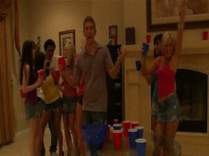 Sötnosar försöker dela en ramrod