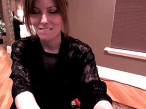 Amateur-MILF reitet Sex-Rocker bis zum Orgasmus