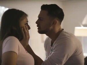 Gia wird von ihrem lieben Stiefbruder unterwürfig durchgefickt