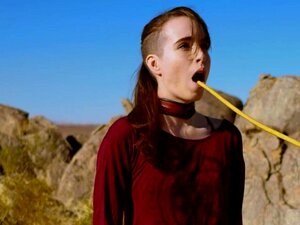 Leere Urin, Arschficken & Rohrstock für kleine, konforme Brooke