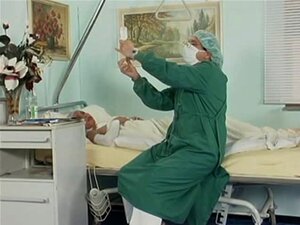 Schlampen lassen sich von Männerfleisch die Ärsche durchficken