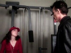 Diese Babysitterin wird alles für Geld tun