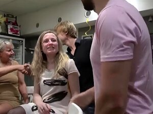 Diese alten Clubschlampen sind bereit für ein paar Hardcore-Schläge.