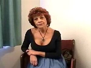 Punapää mummo Milf Suihinotto