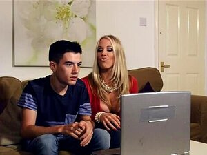 Pik zuigen pornovideo met Rebecca More en Jordi El Niño Polla
