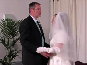 Drag Queens verehren zwei Damen