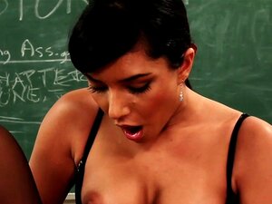 Jana Jordan in Mein erstes lesbisches Erlebnis #2. Eine Studentin wird