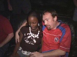 Fit Black Chick Gang Bang im Theater