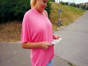 Riesige Titten Eurobabe Paris Süße Muschi für Geld gefickt