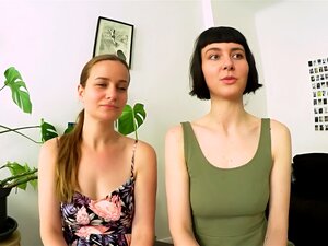 Tauche ein in das berauschende Vergnügen, wenn verführerische Babes