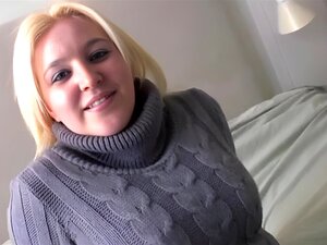 Die sperrige Nachbarin zeigt mir ihre riesigen Brüste und ihren