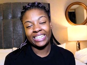 Sexy Anfängerin, Ebony Lashay, wird von einer dreckigen Pakistanerin