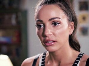 Süße Abigail Mac wird während des Vorsprechens gefickt und