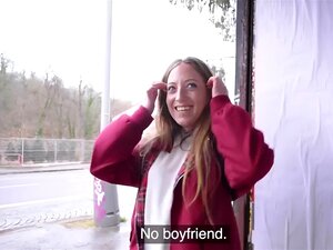 Strumpbyxor POV babe offentliga pussybanged utomhus för pengar