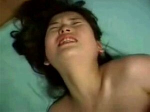 2 japanische Mädchen treffen auf schwarze Perversion. 2 japanische