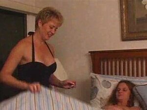 Milf-Hausfrau bekommt was von einer süßen Babysitter-Serie