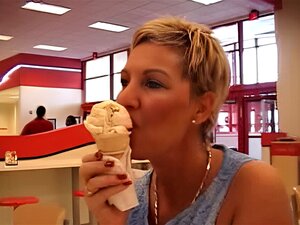 MILF-Jägerin - Jackie (25min) Fußball-Mama, DDT-Titten, lässt ***