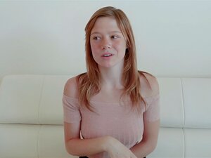 Слатка слаткица аматерка пуши курац.