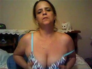 Ich ficke meine Fotze mit einem großen Dildo und bin eine