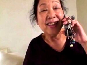 Japanische Oma 75 JAHRE ALT