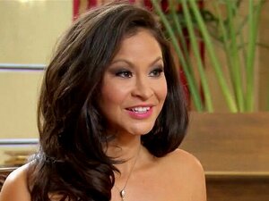 Swinger-Paare vergnügen sich in einer heißen Orgie im Swinger-Par.