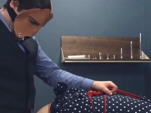 Action BDSM extrême avec des culs dans un gangbang