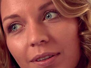 Alter Klempner fickt seine süße blonde Kundin