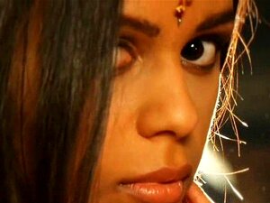 Бринета Болливоод Бабе Вруће